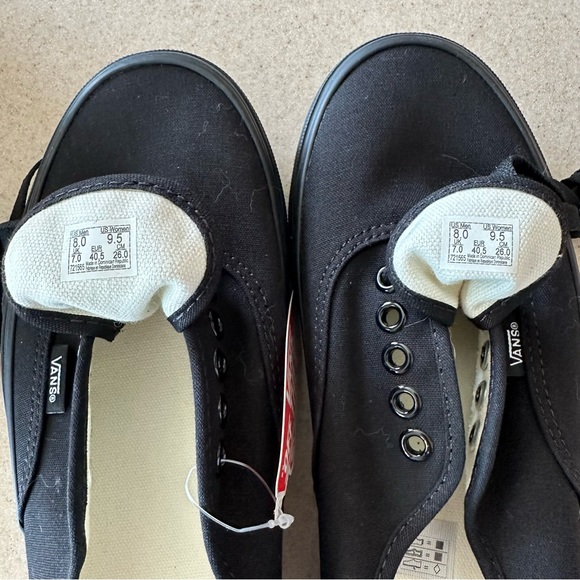 Vans- authentic. - Picture 2 of 5